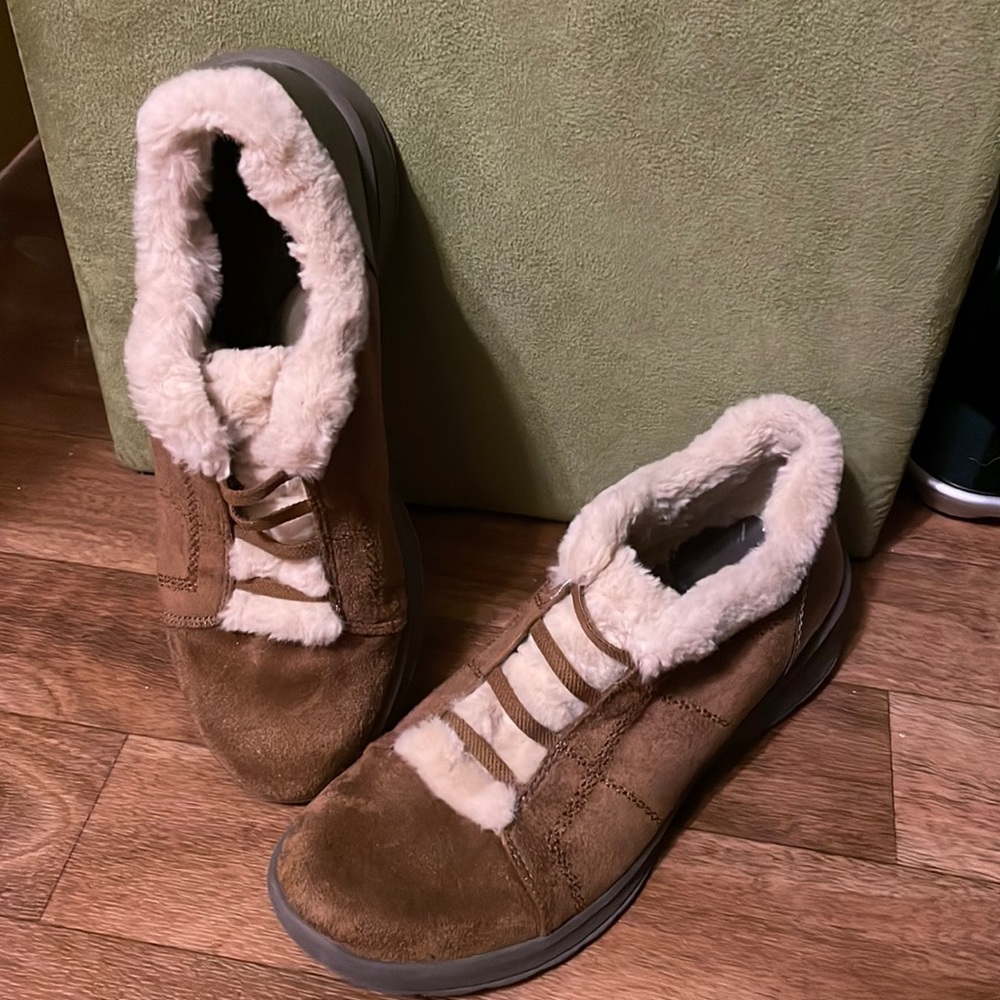 Comfy faux fur lined shoes